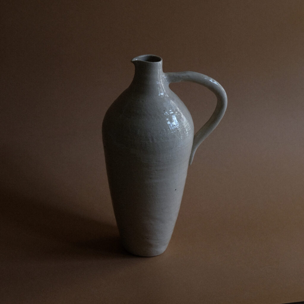 Aura jug