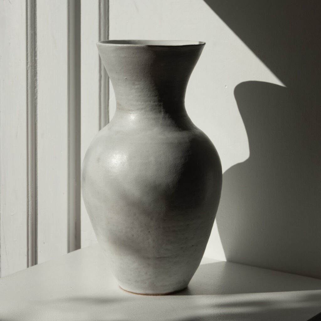 Roca blanca vase